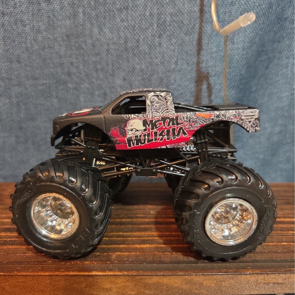 Hot Wheels Monster Jam Metal Mulisha Diecast Truck 2016